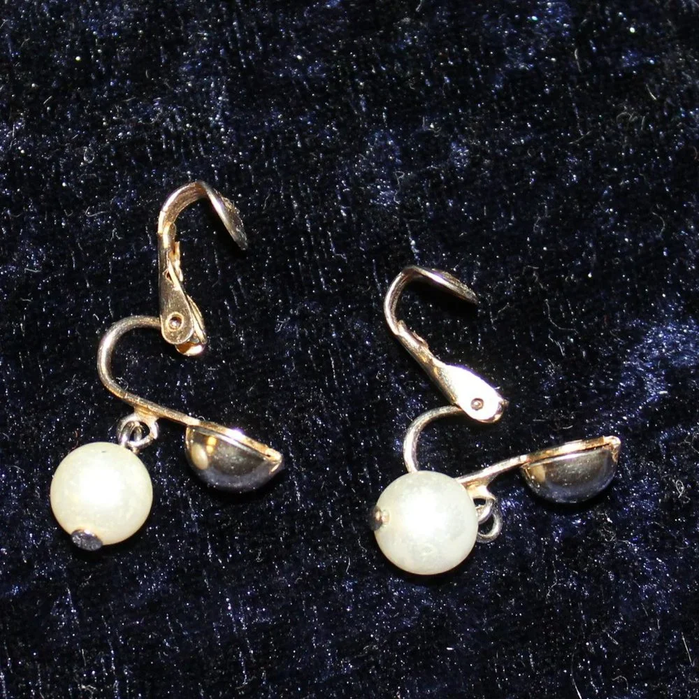 Dangling Pearl Clip on Earrings
